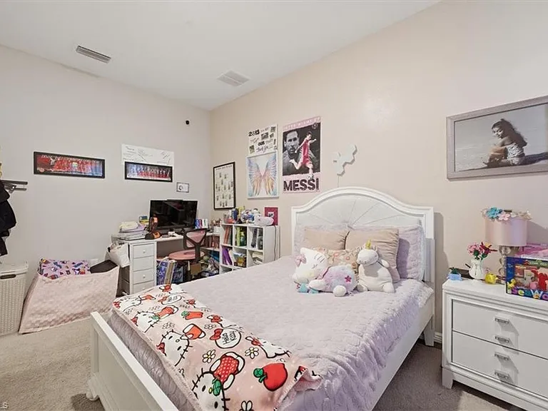 1025 NW 7th Pl — Photo 14