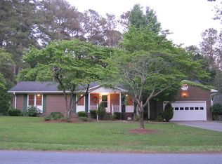 1201 Oakview Rd, Williamston, NC 27892