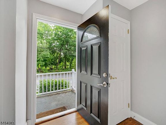3rd image of 207 Franklin Ave Floor 11