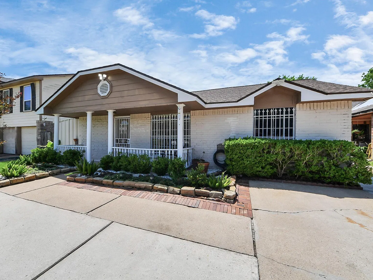 3 bed, 1.5 bath, 988 sqft, $1,700 — Photo 3