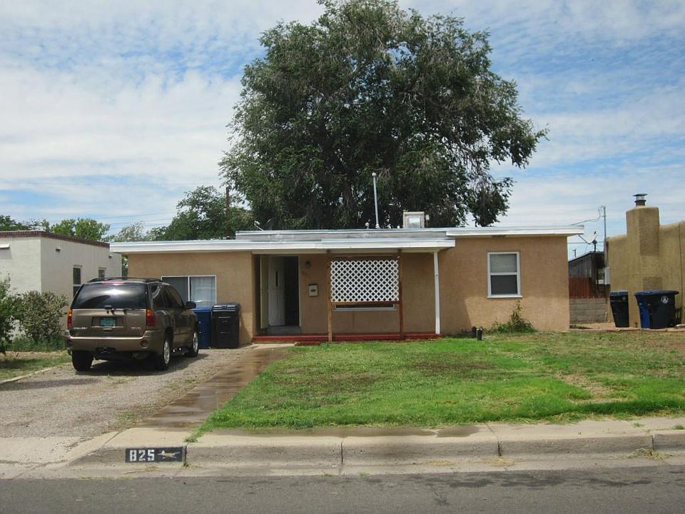 1st image of 825 Madeira Dr SE