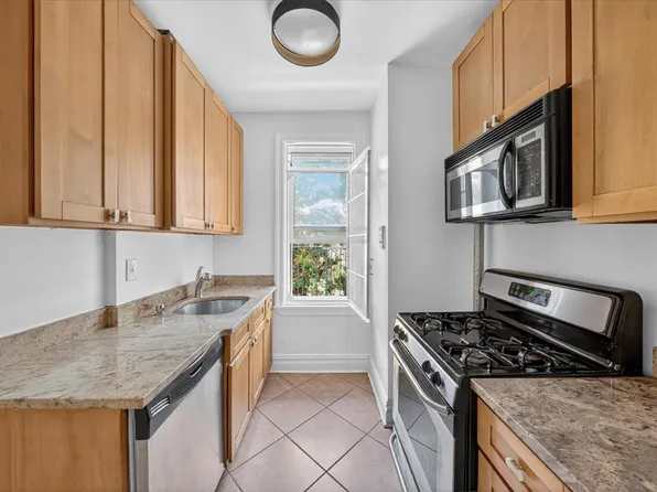 811 Walton Avenue image 6 of 15