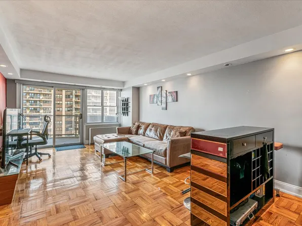 17-85 215th Street image 7 of 36