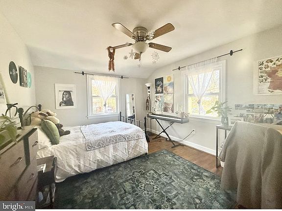 5th image of 9525 49th Ave