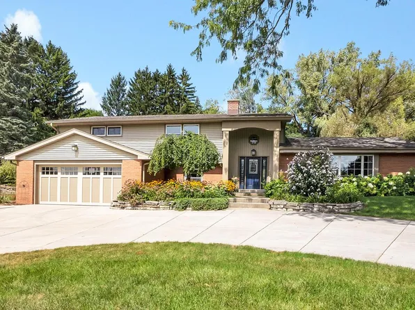 1365 Bonnie LANE, Brookfield, WI 53045