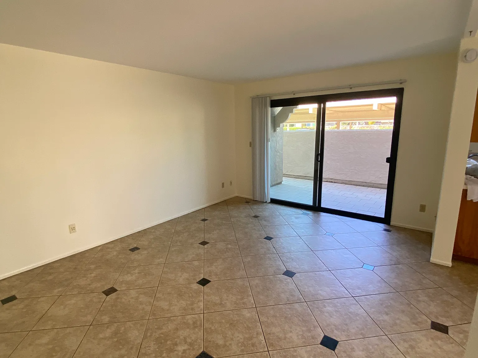 2 bed, 964 sqft, $2,850 — Photo 3