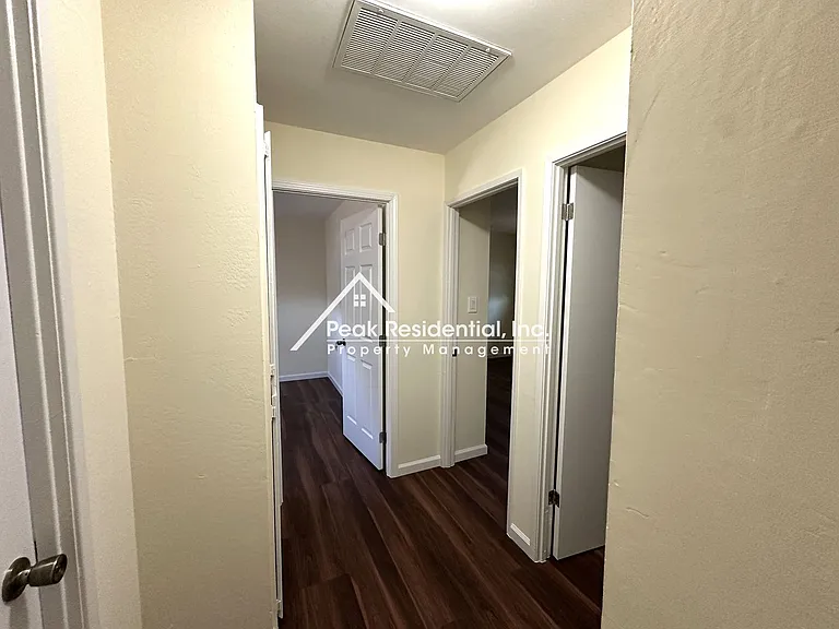 10262 Mills Station Rd — Photo 8