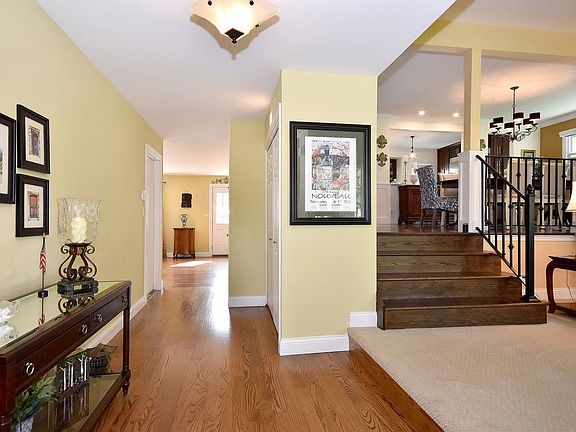 5th image of 1811 N Waterman Ave
