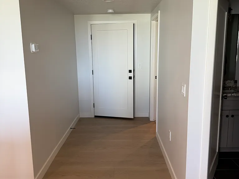 1014 W Netleaf St #B — Photo 6