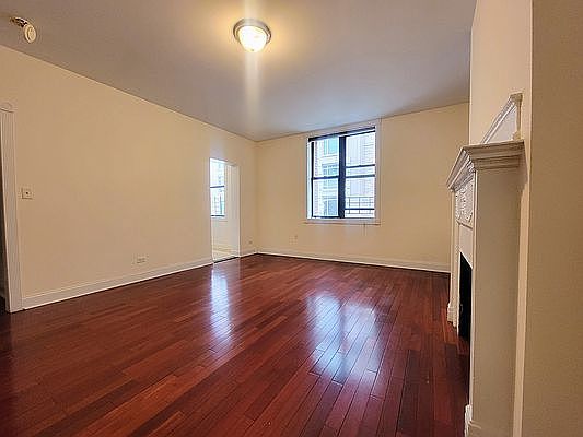 2nd image of 265 W 81st St #4Z