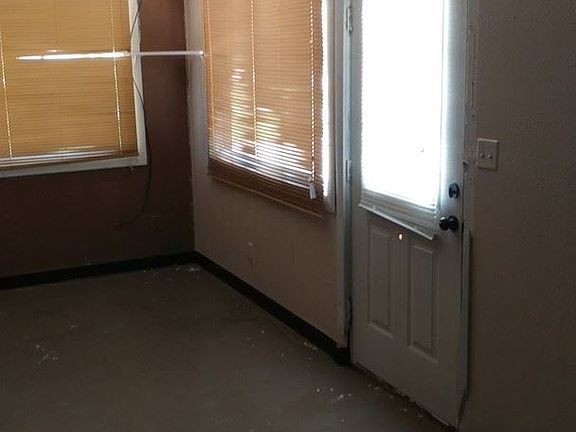 5th image of 610 W Elm St