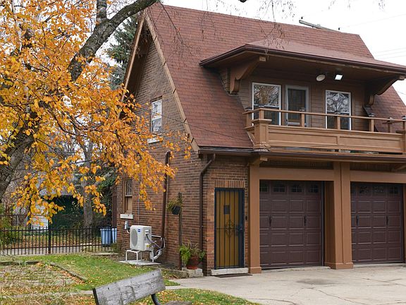4th image of 36 McLean St
