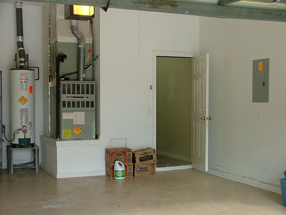 1st image of 107 Fairway Pointe Cir