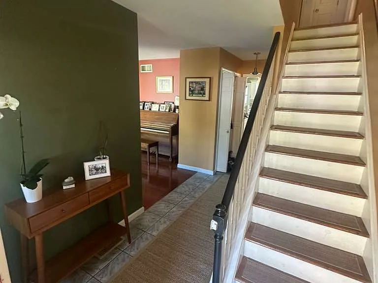 1790 Stratfield Rd — Photo 13