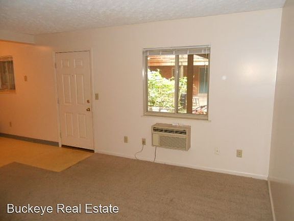 3rd image of 606 Riverview Dr APT G