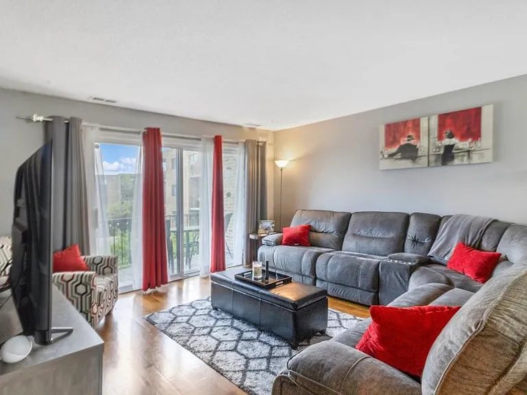 601 W Huntington Commons Rd #305 — Photo 7