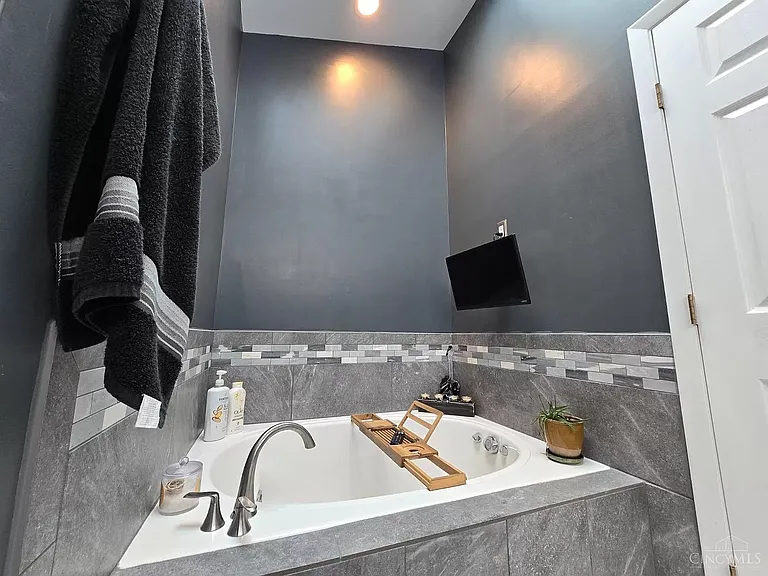10059426 Hunters Creek Dr #1005 — Photo 9