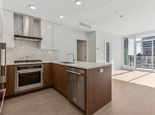 699 Whiting Way #1307, Coquitlam, BC