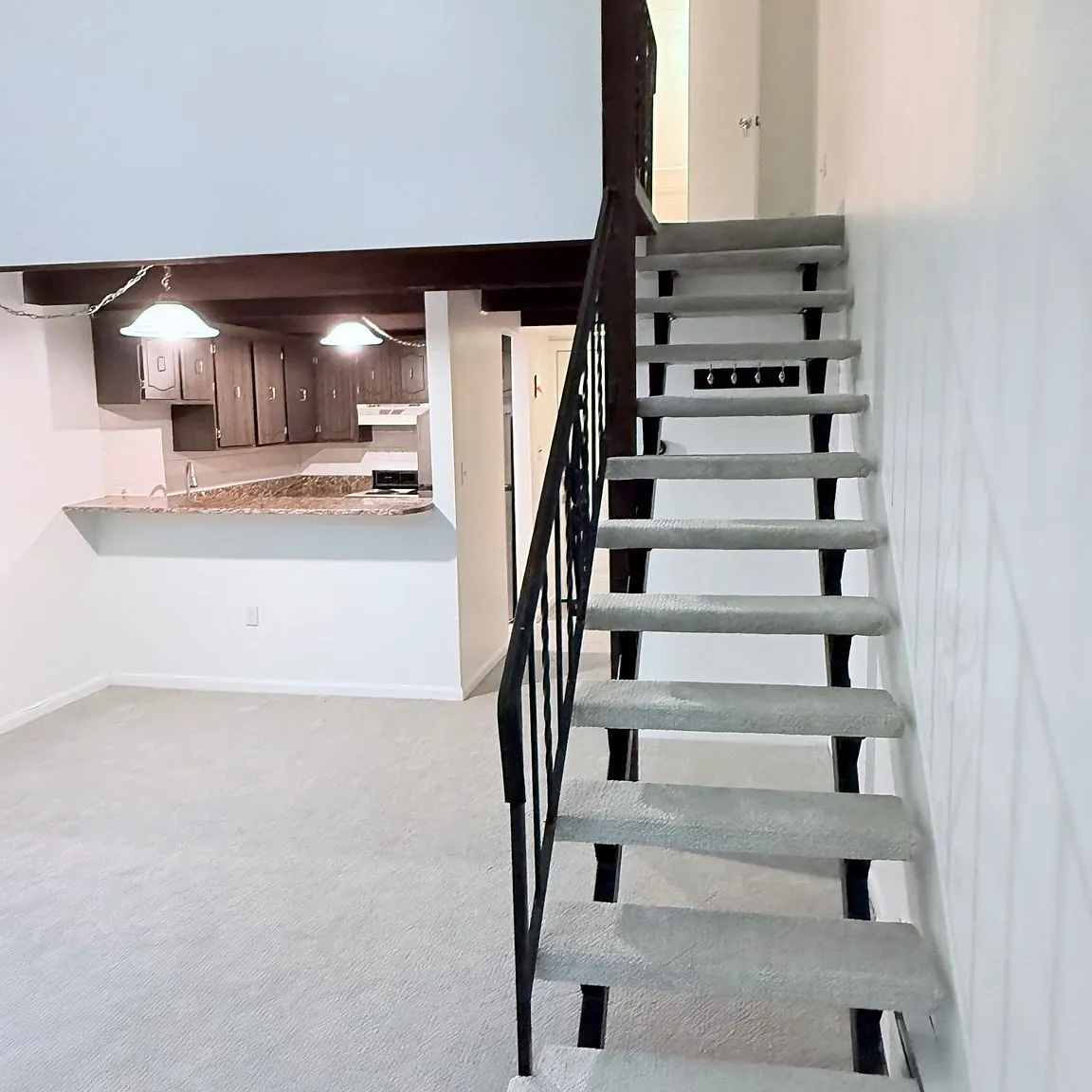 1 bed, 1.5 bath, 596 sqft, $1,950 — Photo 4