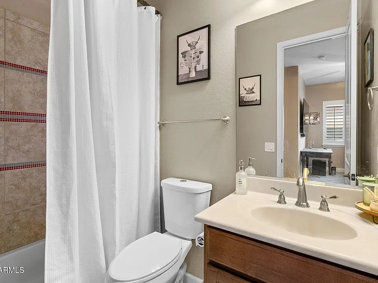 3781 E Chestnut Ln — Photo 28
