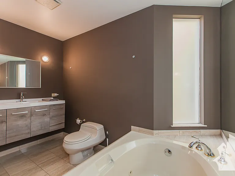 1625 W Hollywood Ave #1 — Photo 19