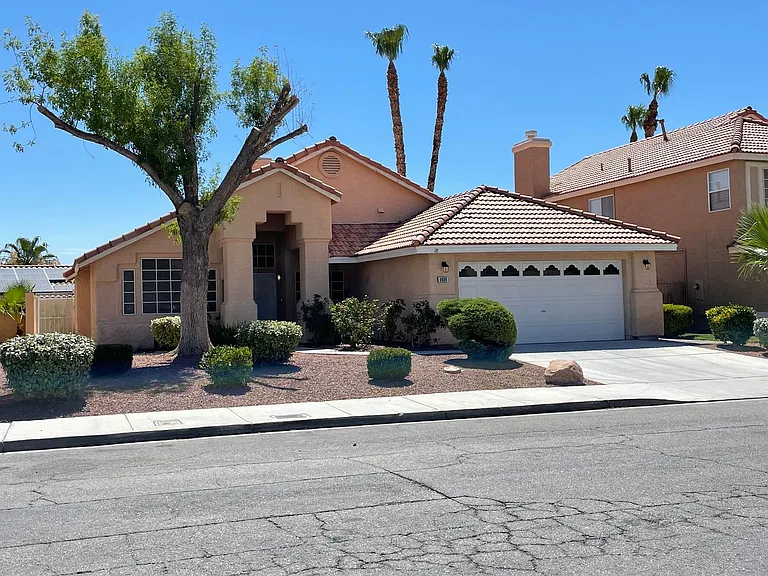 4906 High Creek Dr — Photo 1