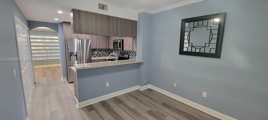 Villa Vizcaya Condo — Photo 3