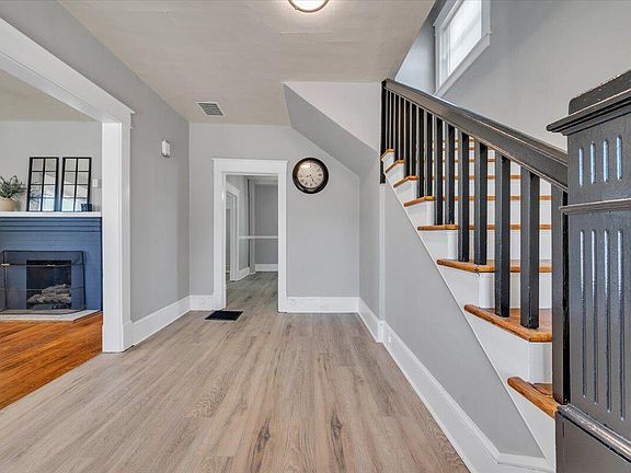 5th image of 1627 Mercer Ave NW