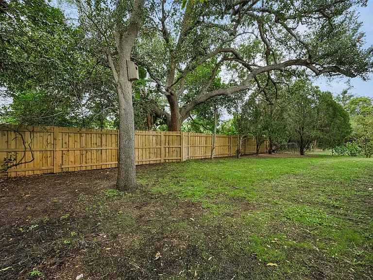 522 Louden Ave — Photo 54