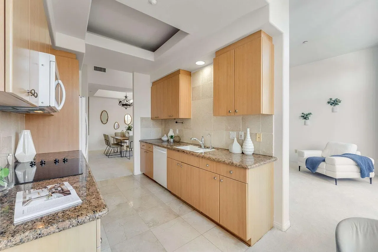 2 bed, 1662 sqft, $4,100 — Photo 2