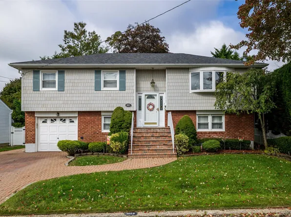 3019 Post Avenue, Wantagh, NY 11793