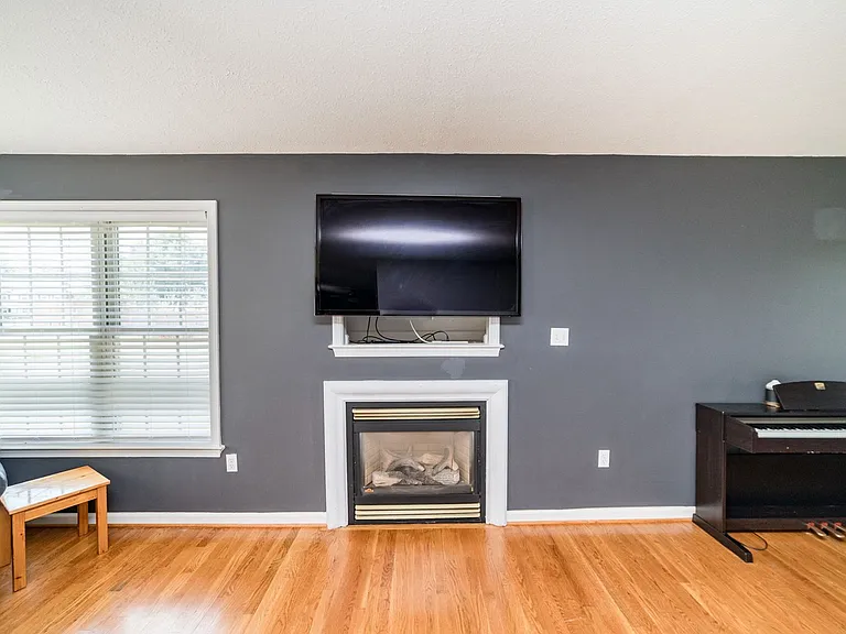 72 Viking Dr — Photo 30