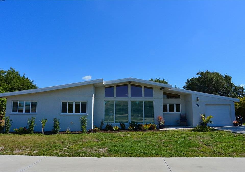 1st image of 330 Parkdale Dr