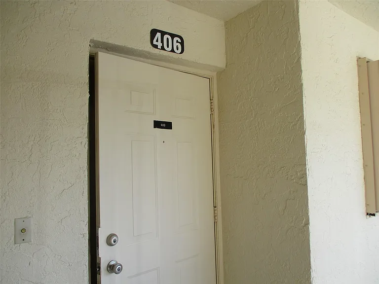 23442 SW 57th Ave #406 — Photo 8