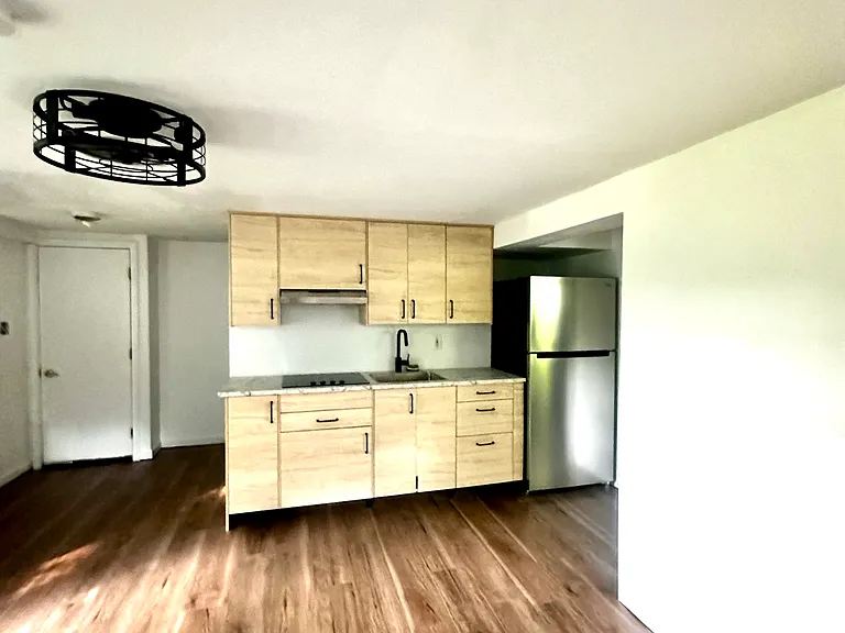 38 Oak Ridge Rd — Photo 1