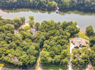 8740 Island Point Rd, Charlotte, NC 28278
