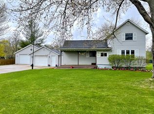 307 N 5th St, Shepherd, MI 48883