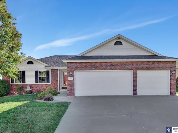 1433 Meadow Lark Ct, Lincoln, NE 68521
