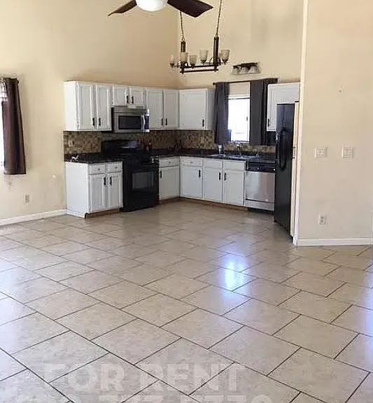 3001 W Hampshire Ct — Photo 4
