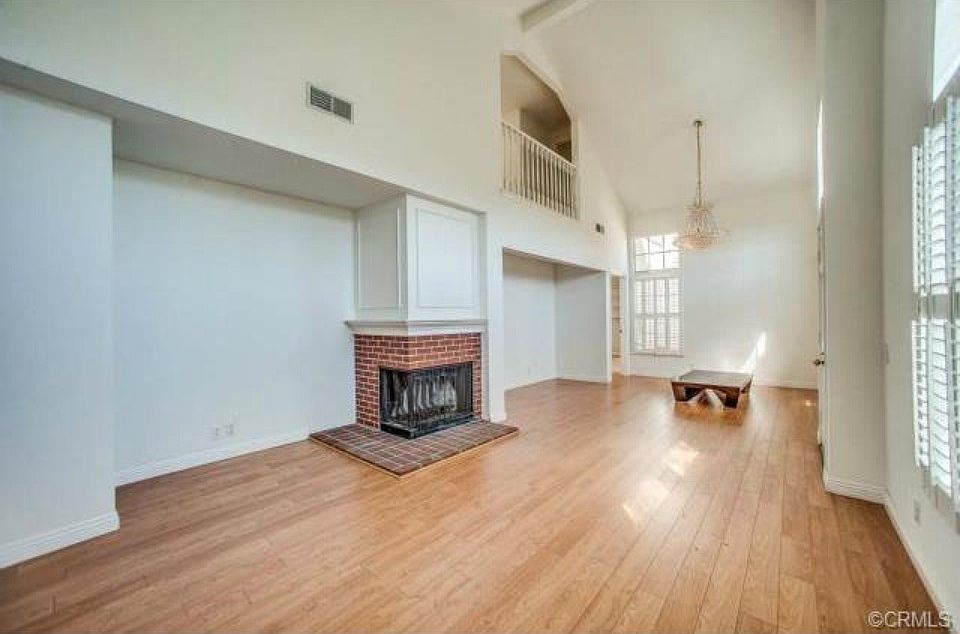 1st image of 23 Dartmouth #28