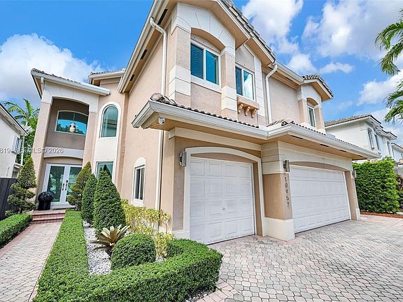 5th image of 10957 NW 73rd Ter