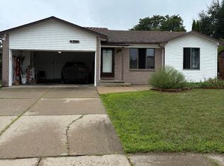 18260 Millstone Dr, Macomb, MI 48044