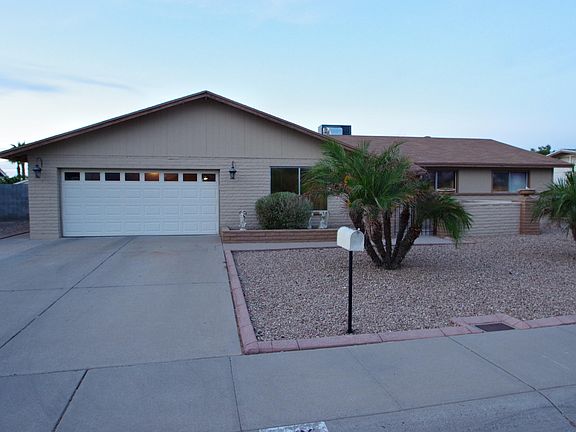 2nd image of 4820 W Laurel Ln