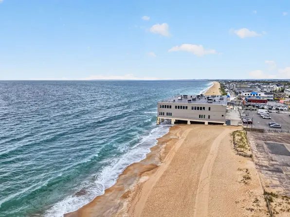 16 North End Blvd #2, Salisbury, MA 01952