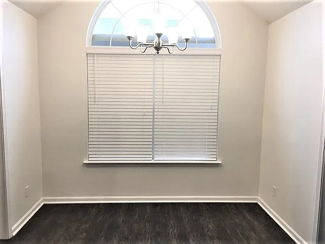 3 bed, 2.0 bath, 1530 sqft, $2,135 — Photo 4