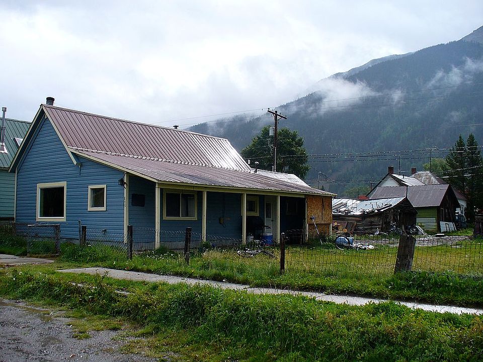 Single Family Home on 3 lots