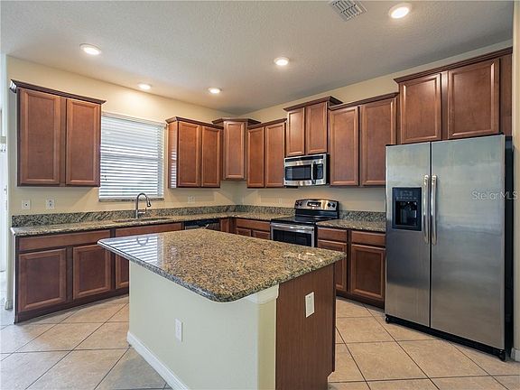 3rd image of 3004 Salford St