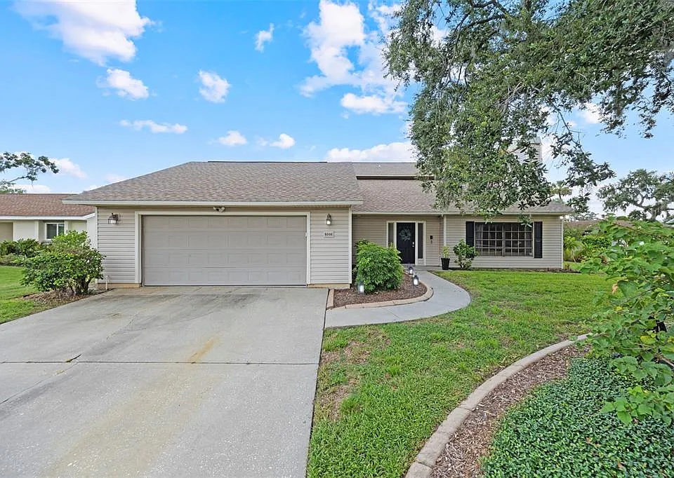 8006 Oak Dr