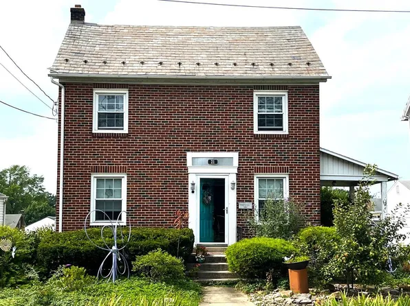 21 W Weis St, Topton, PA 19562