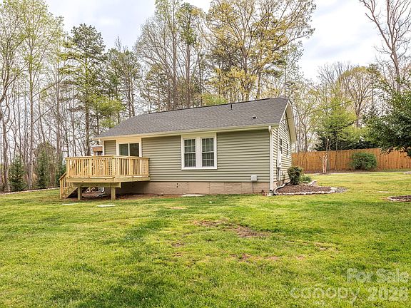 4th image of 8202 Karriker Rd